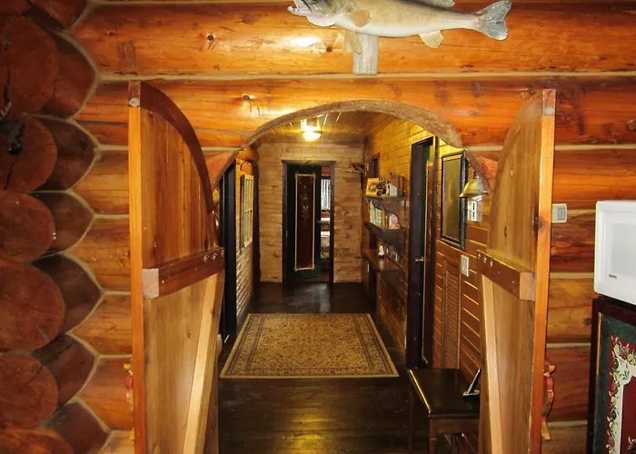 Summit River Lodge & Campsites